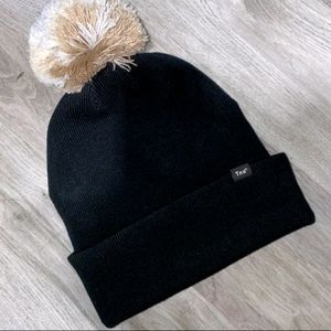 Aritzia TNA Toque